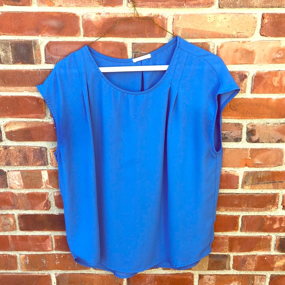 Everly blue top